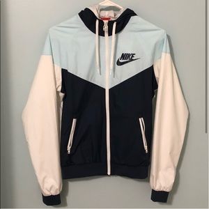 Nike Women’s Windbreaker Jacket Size Small
